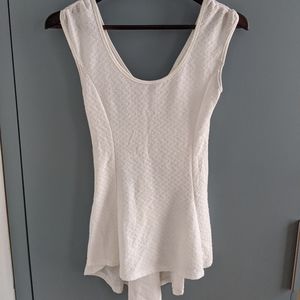 High- low scoop neck white shirt